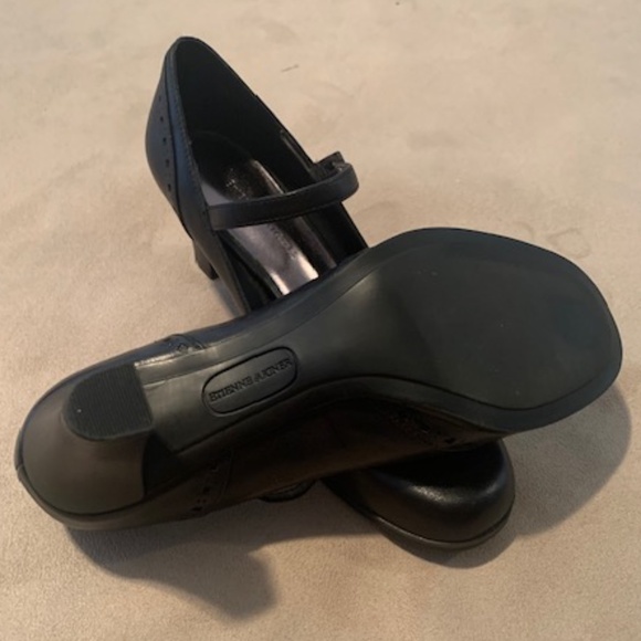 Etienne Aigner Leather Mary Jane Heel Pumps NWOT- size 6 1/2 Black - Picture 11 of 12